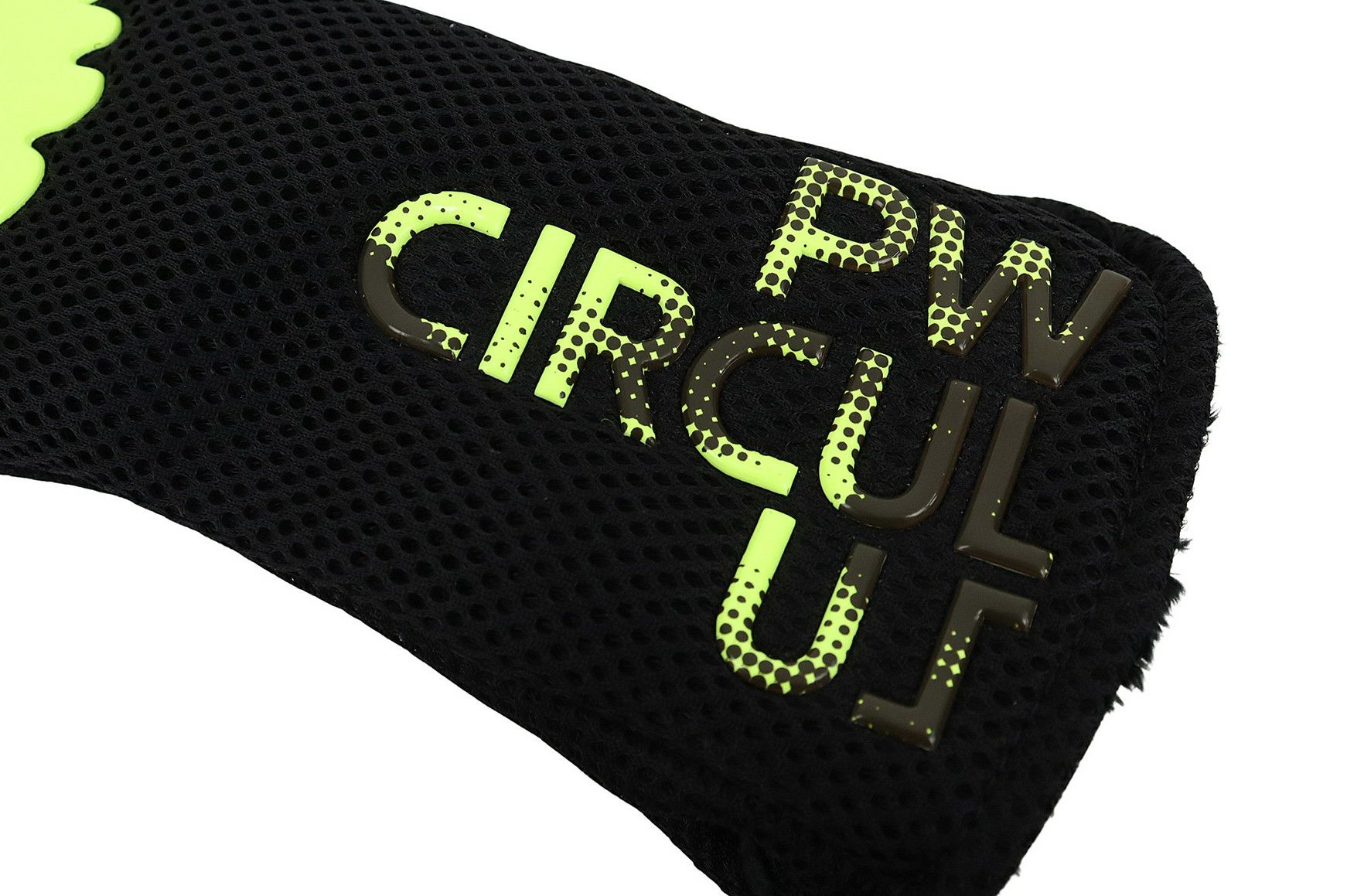 ピーダブリュサーキュラスのヘッドカバー