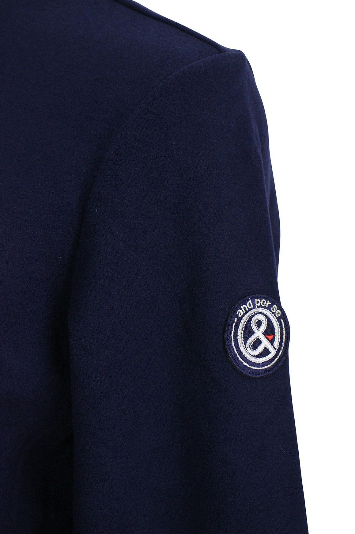 アンパスィのハイネックシャツ