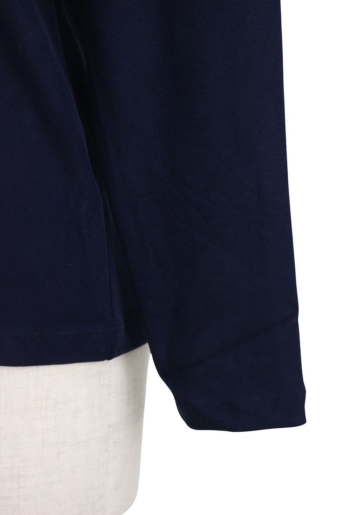 アンパスィのハイネックシャツ