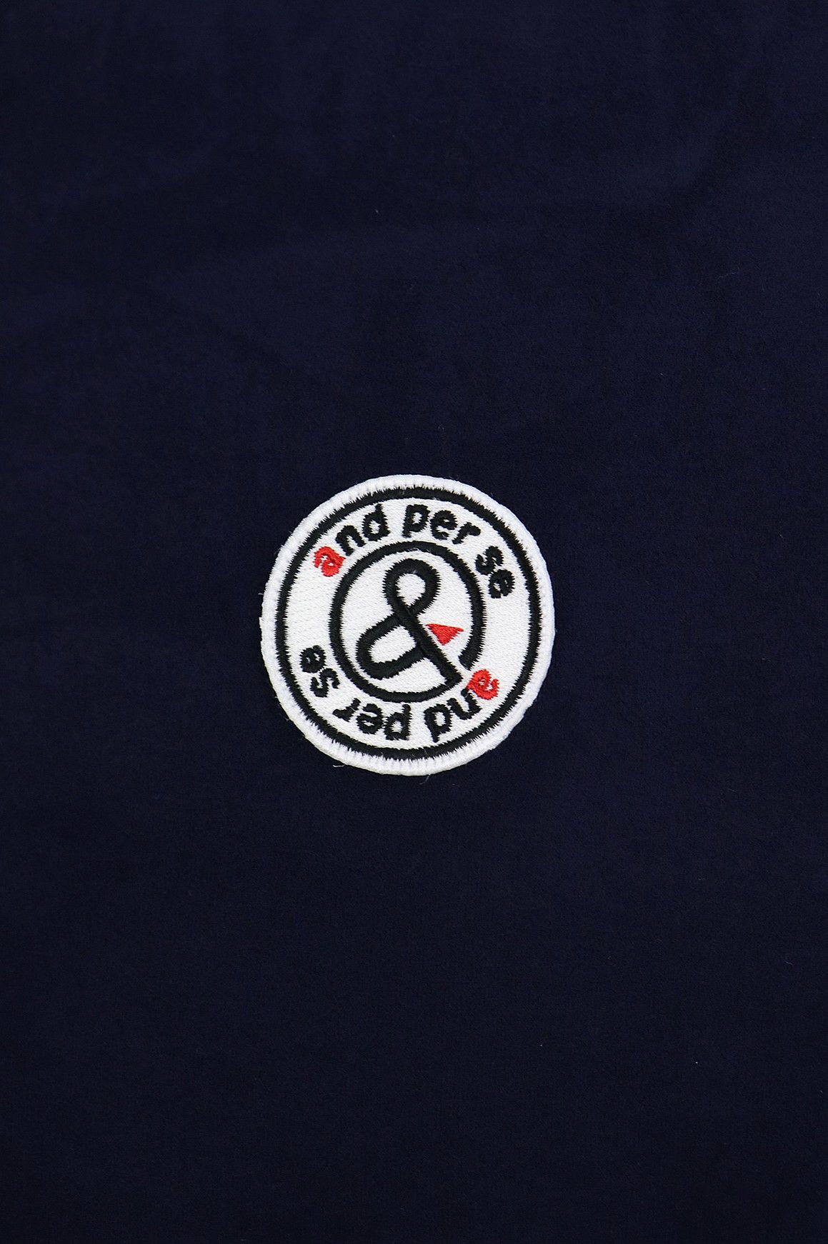 アンパスィのハイネックシャツ