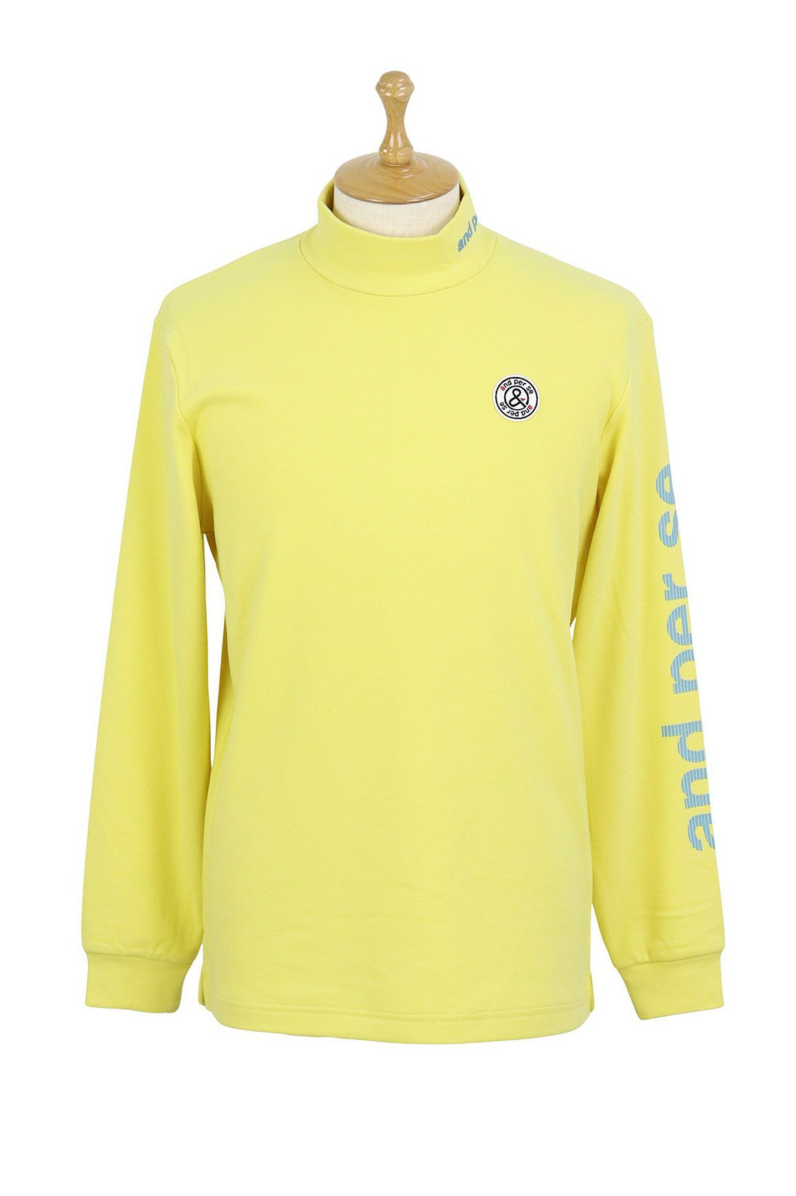 アンパスィのハイネックシャツ