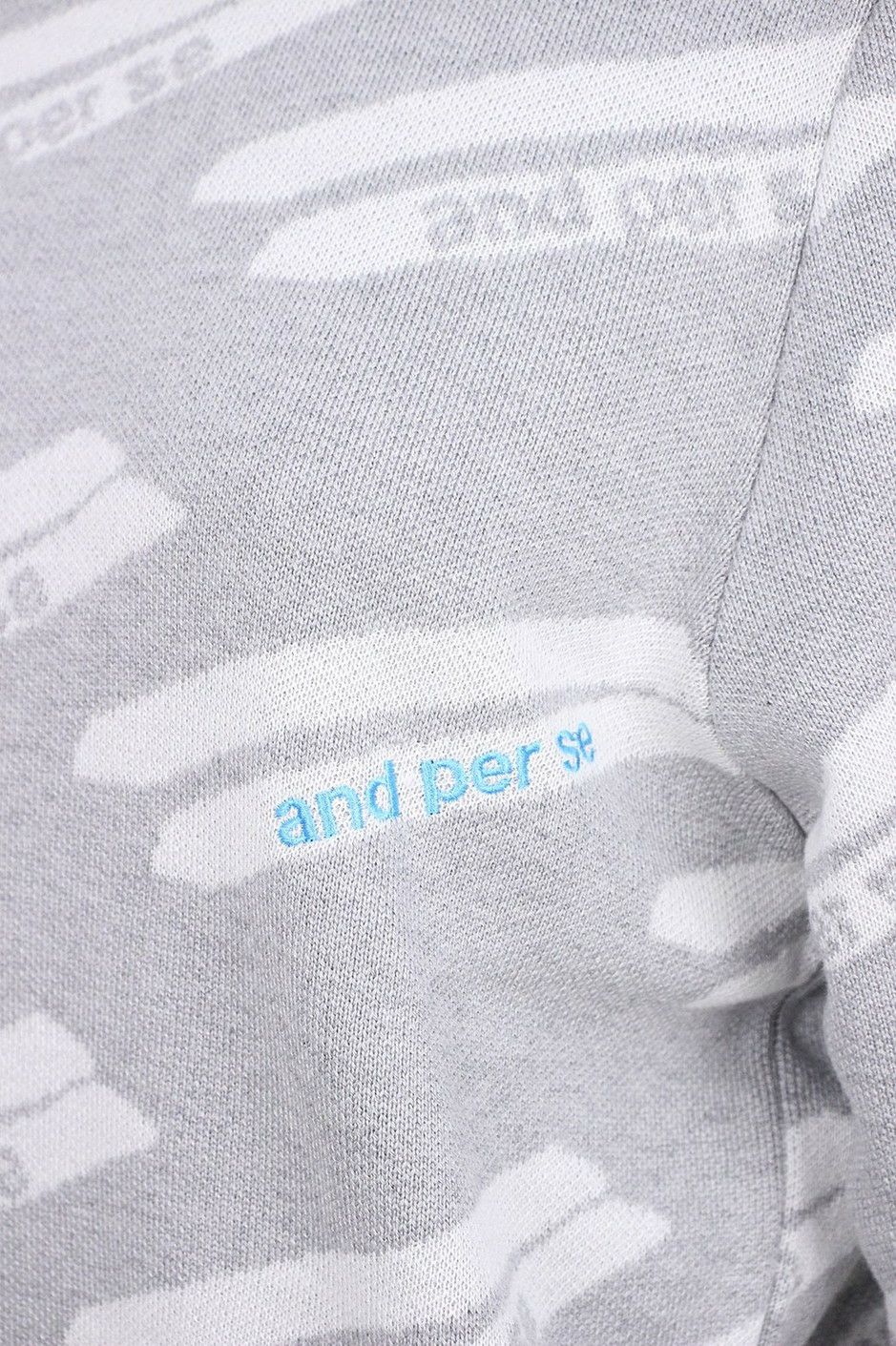 アンパスィのセーター