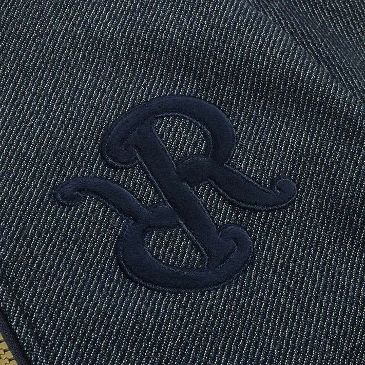 レザレクションのブルゾン