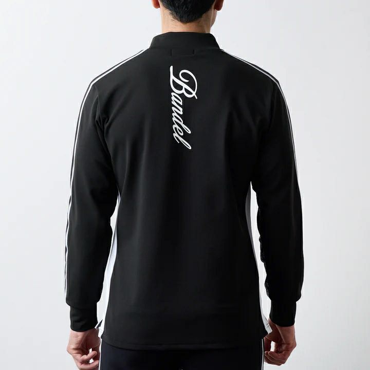 バンデルのハイネックシャツ