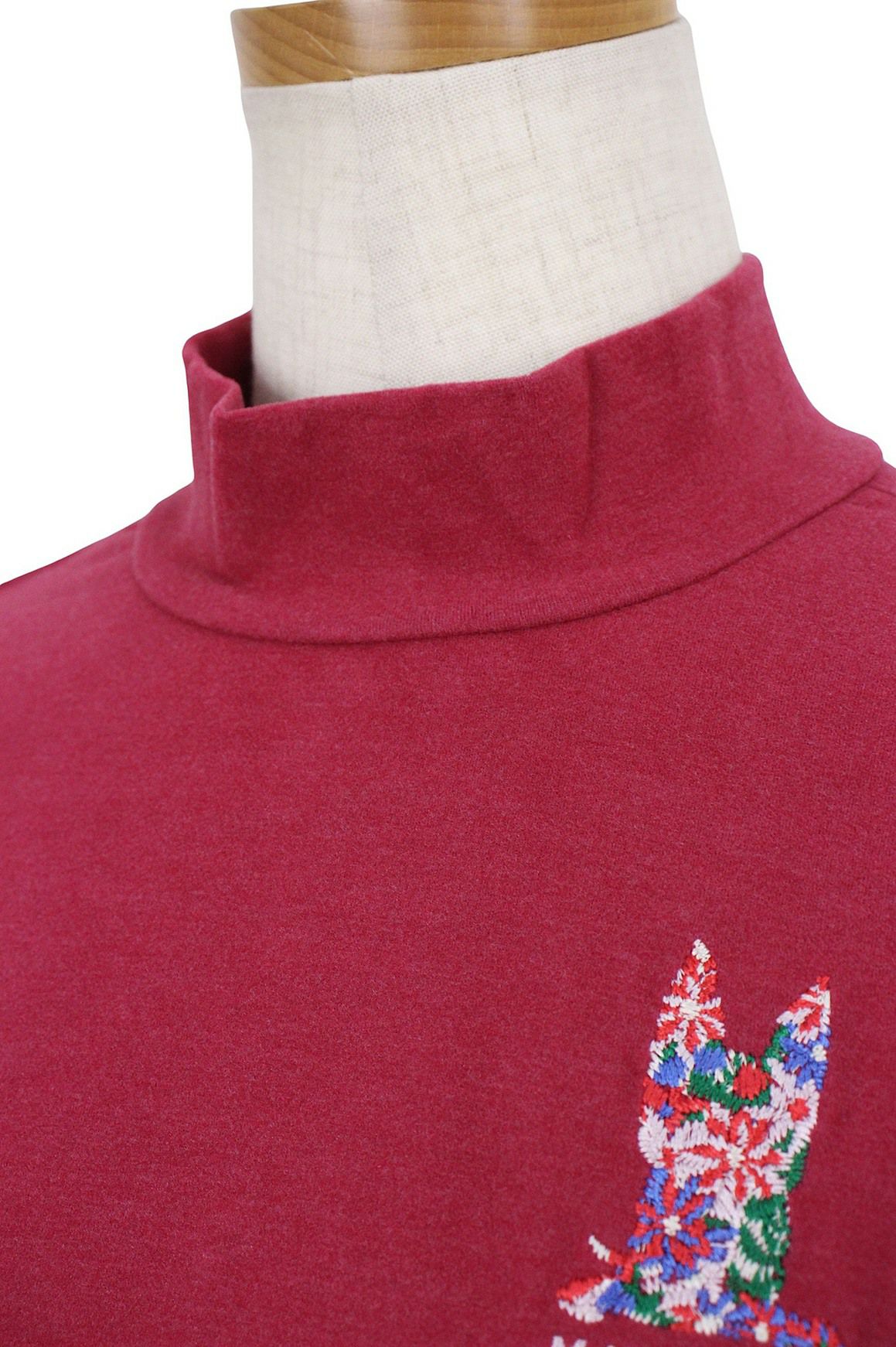 MUスポーツのハイネックシャツ