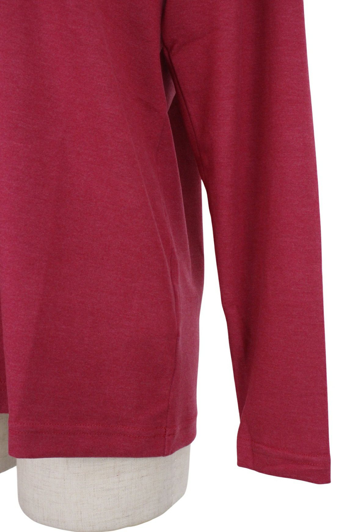 MUスポーツのハイネックシャツ