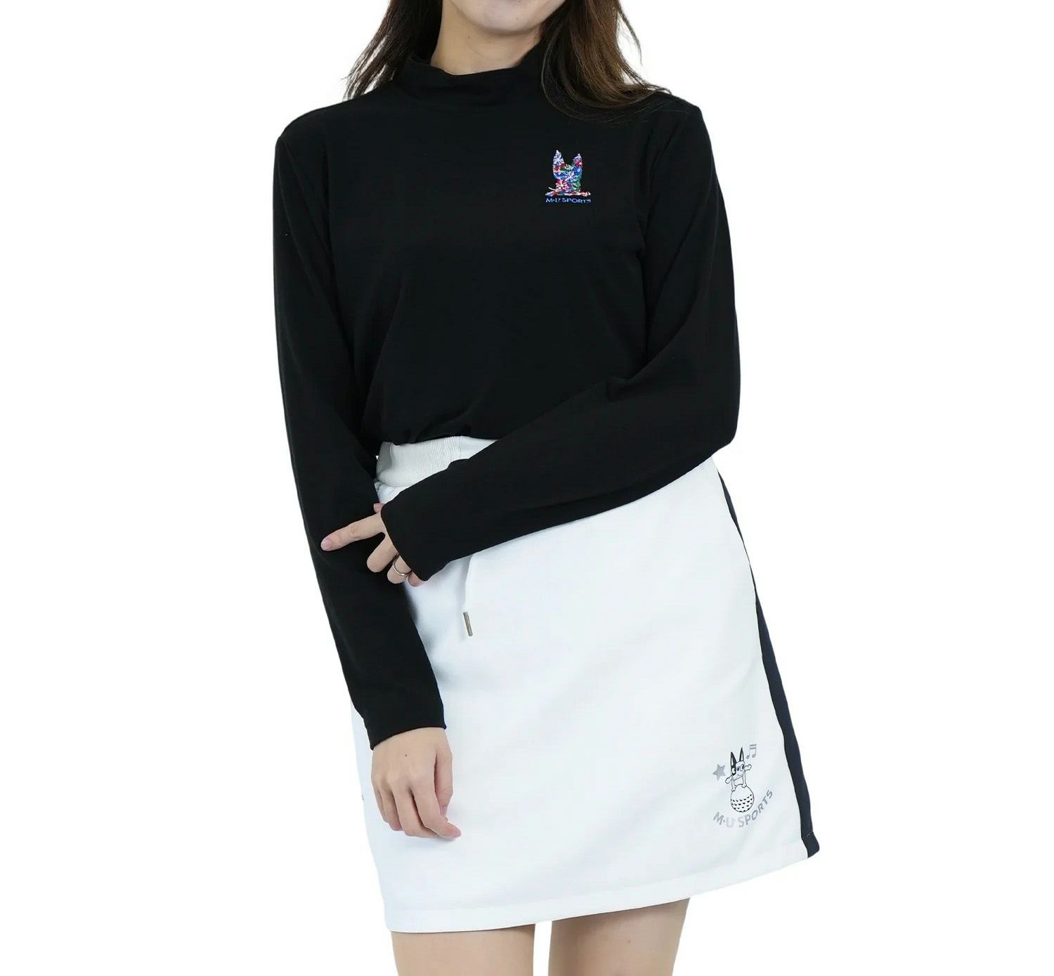 MUスポーツのハイネックシャツ