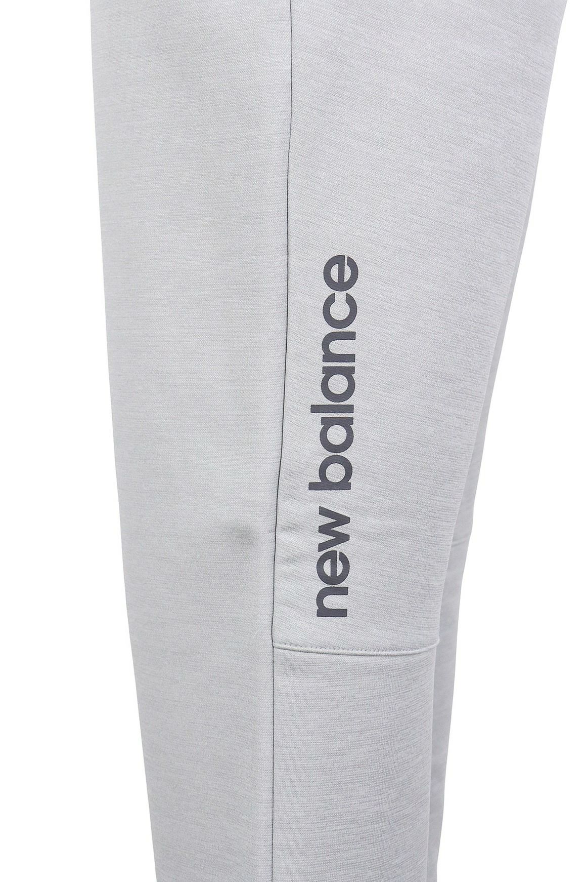 ニューバランスのパンツ