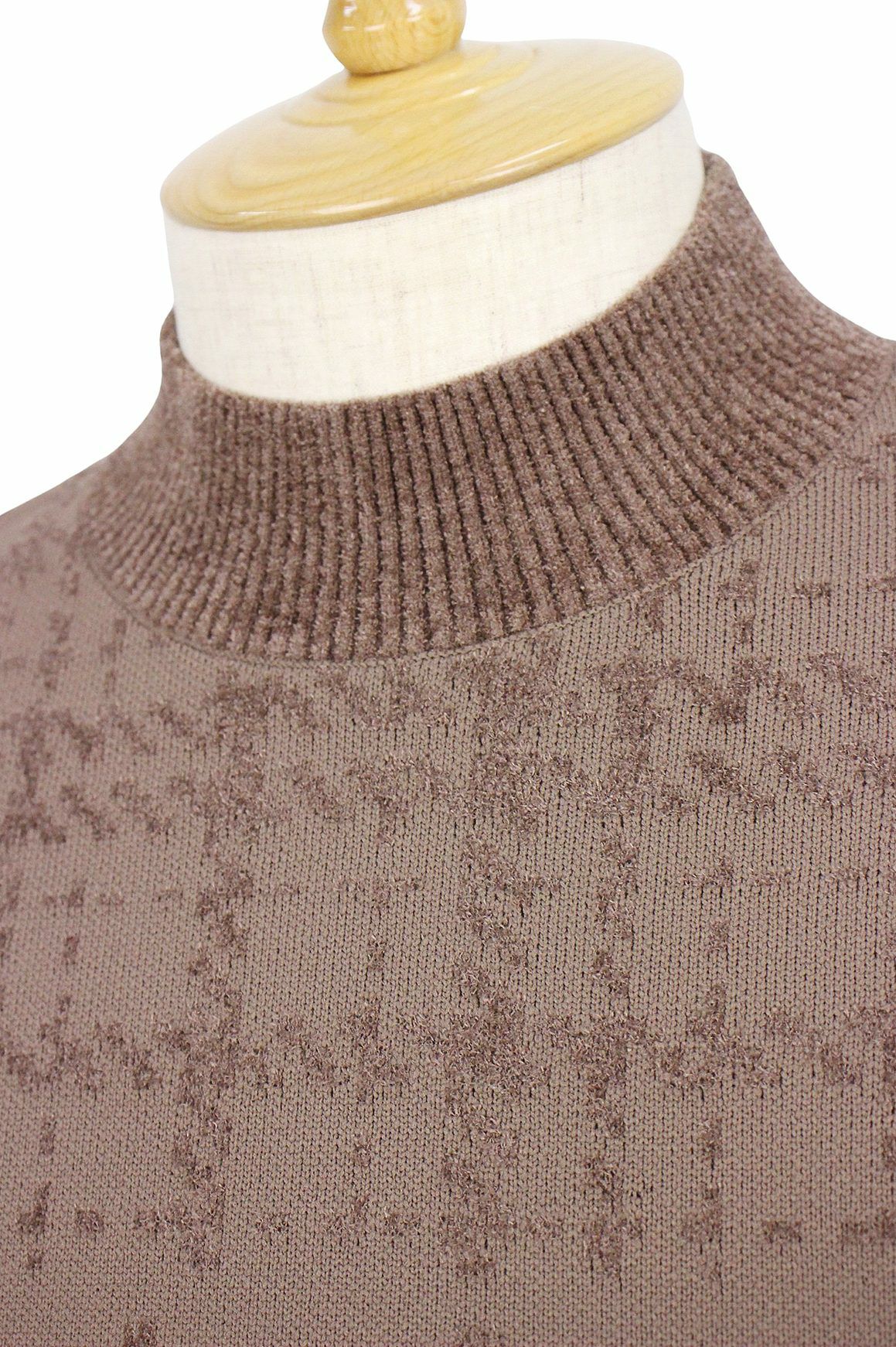 ニューバランスのセーター