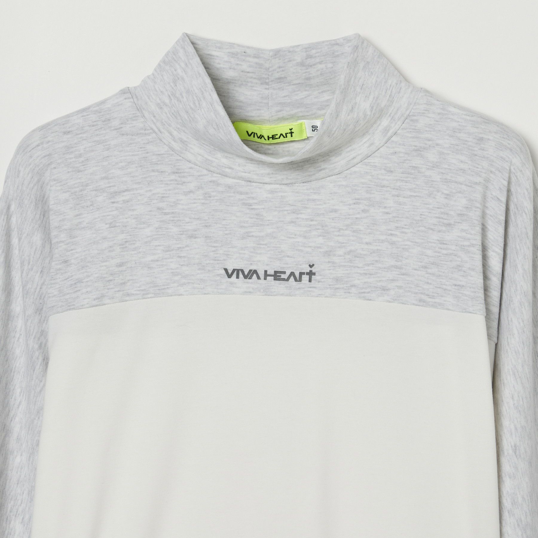 ビバハートのハイネックシャツ