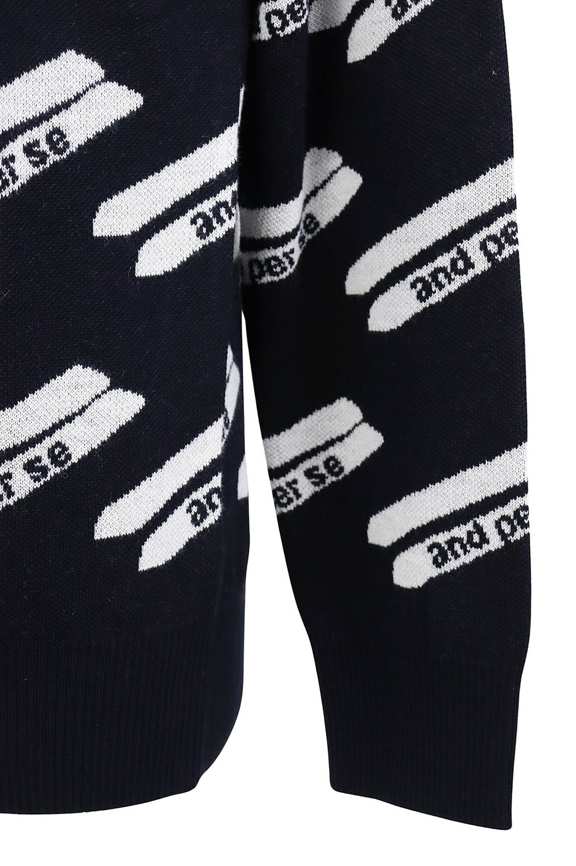 アンパスィのセーター