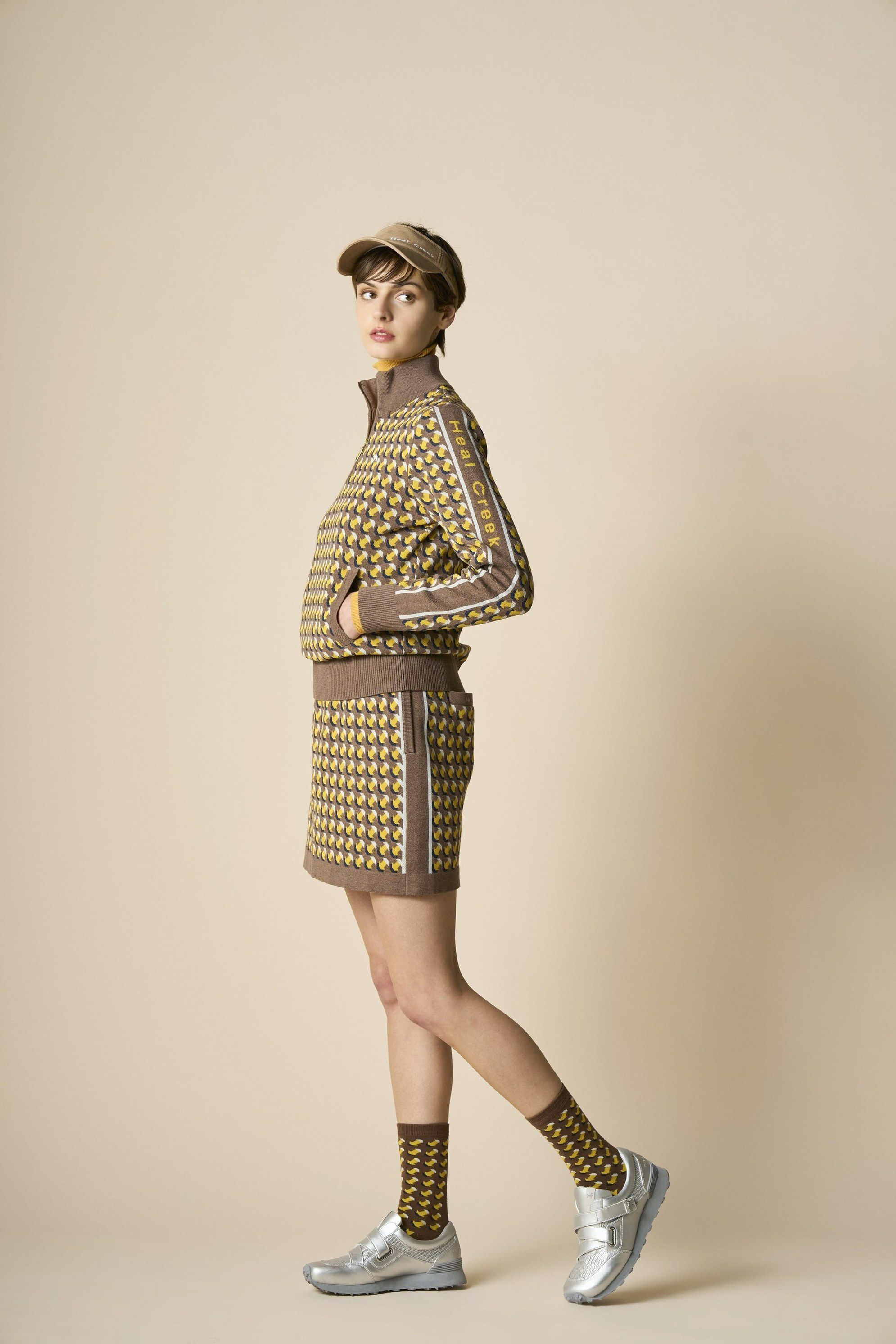 ヒールクリークのスカート