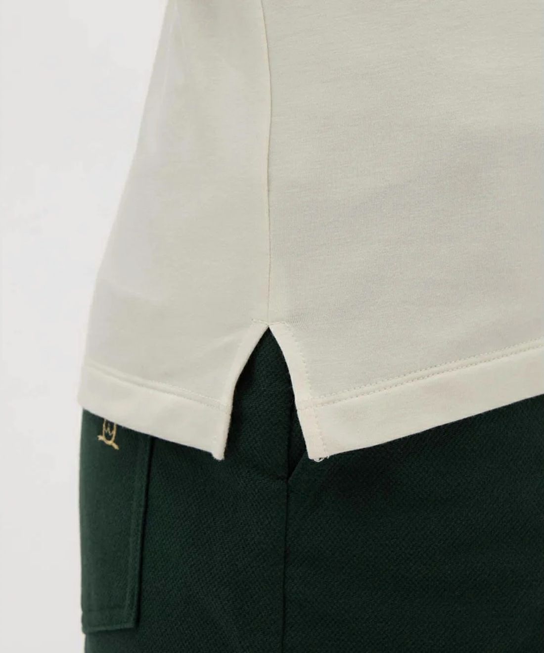 マンシングウエアのハイネックシャツ