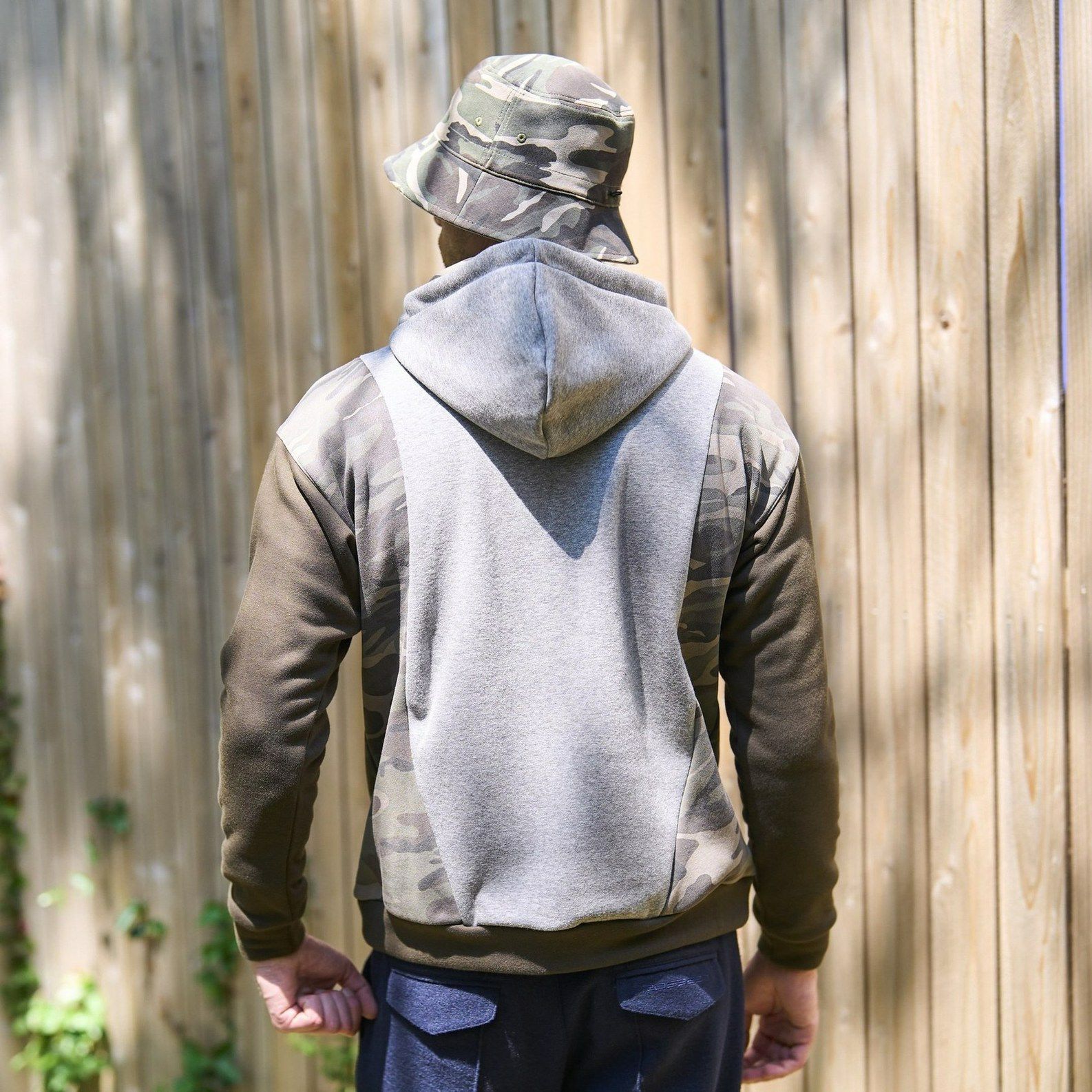 ロサーセンのパーカー