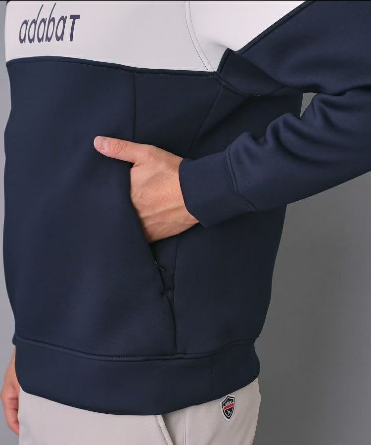 アダバットのパーカー