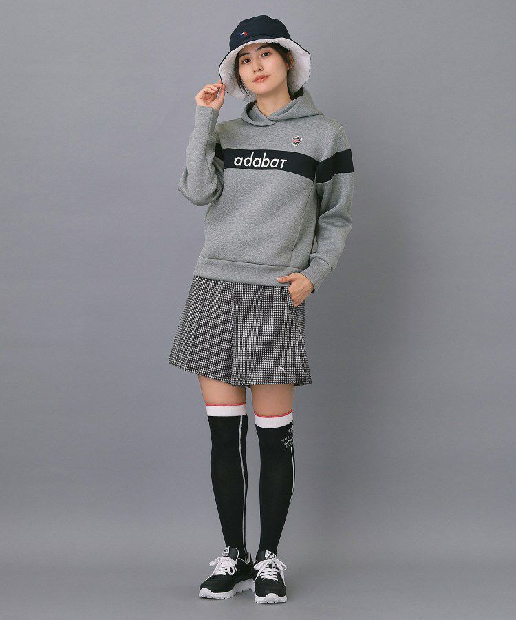 アダバットのパーカー