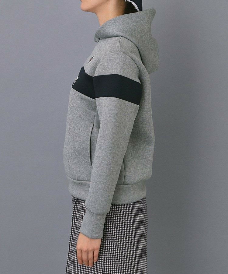 アダバットのパーカー