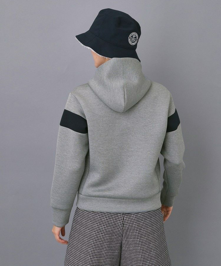 アダバットのパーカー