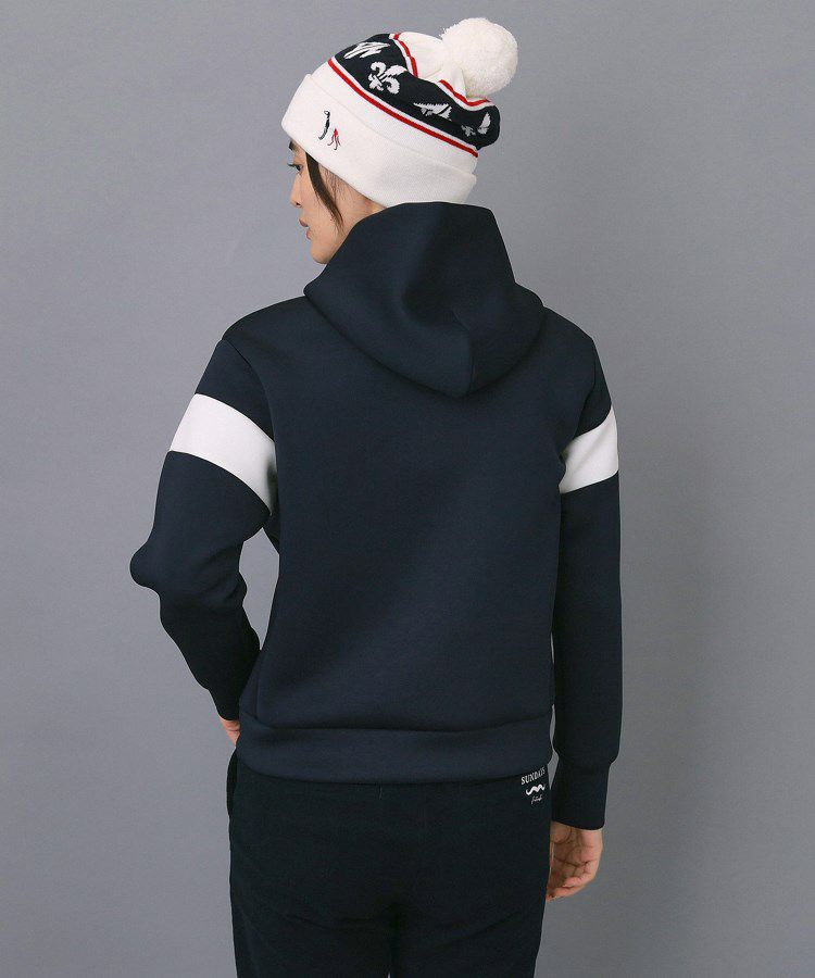 アダバットのパーカー