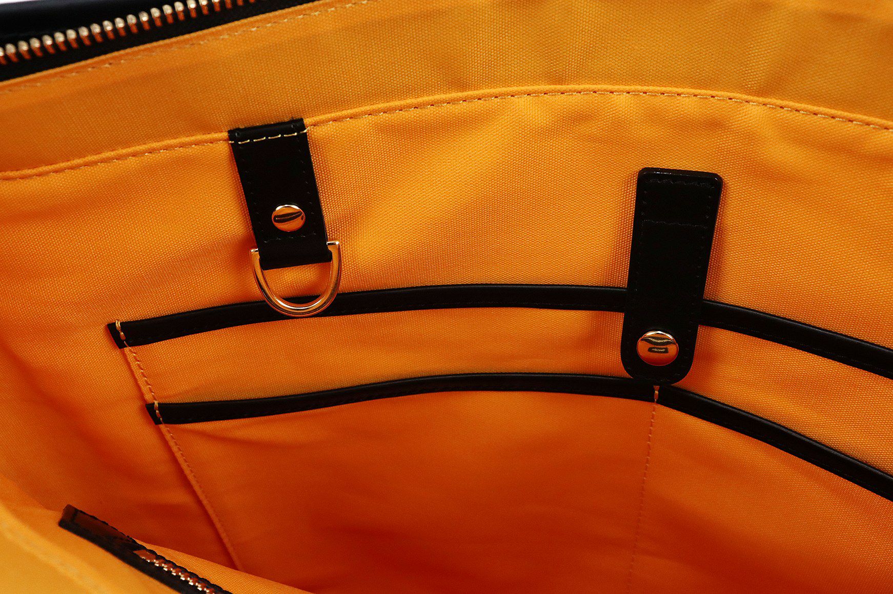 レザレクションのトートバッグ