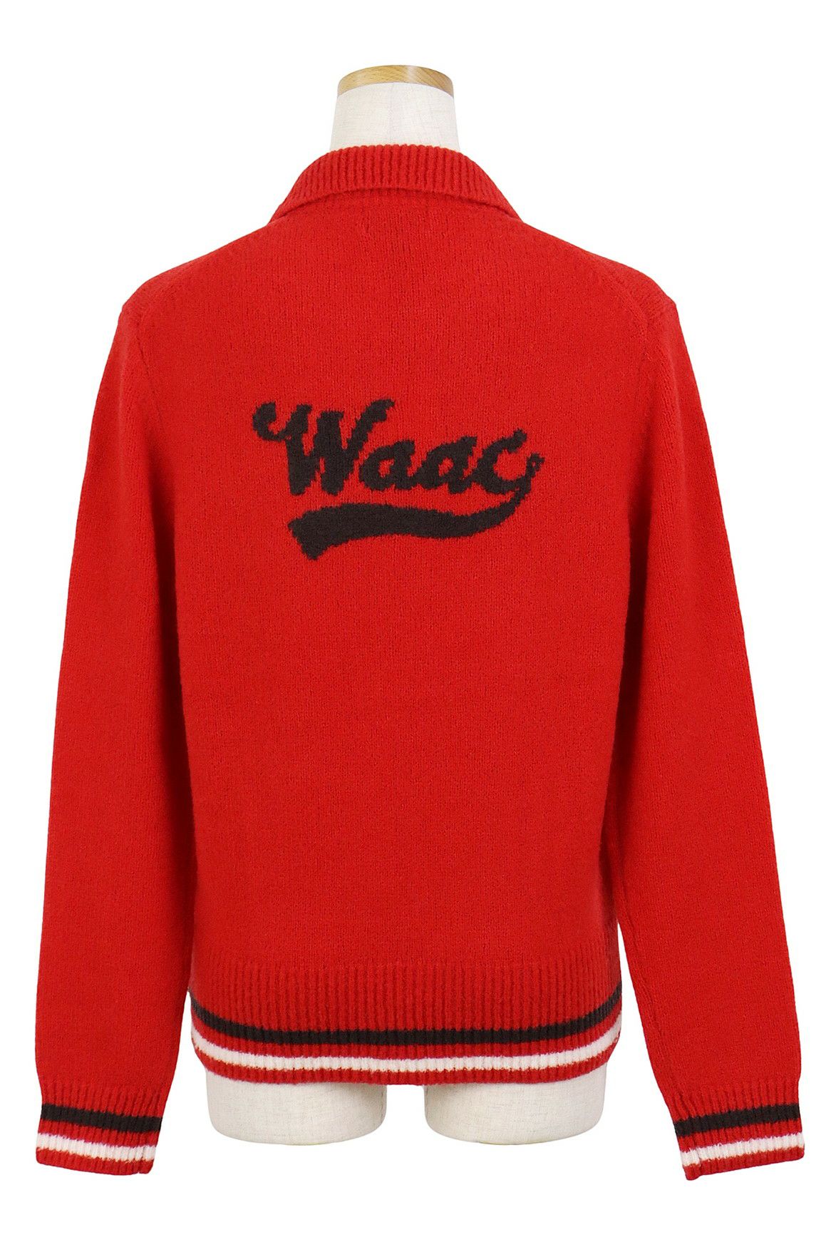 ワックのセーター