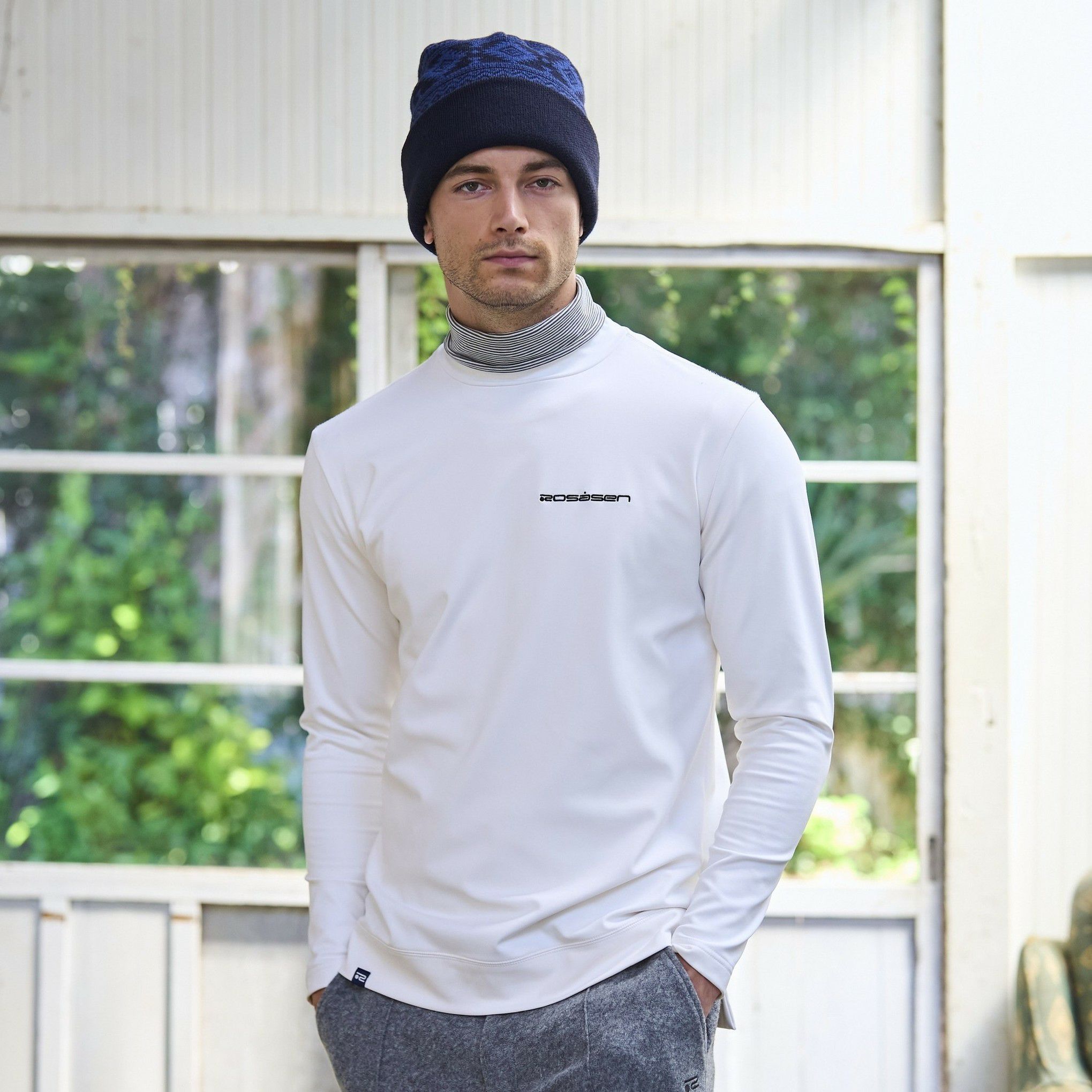 ロサーセンのハイネックシャツ