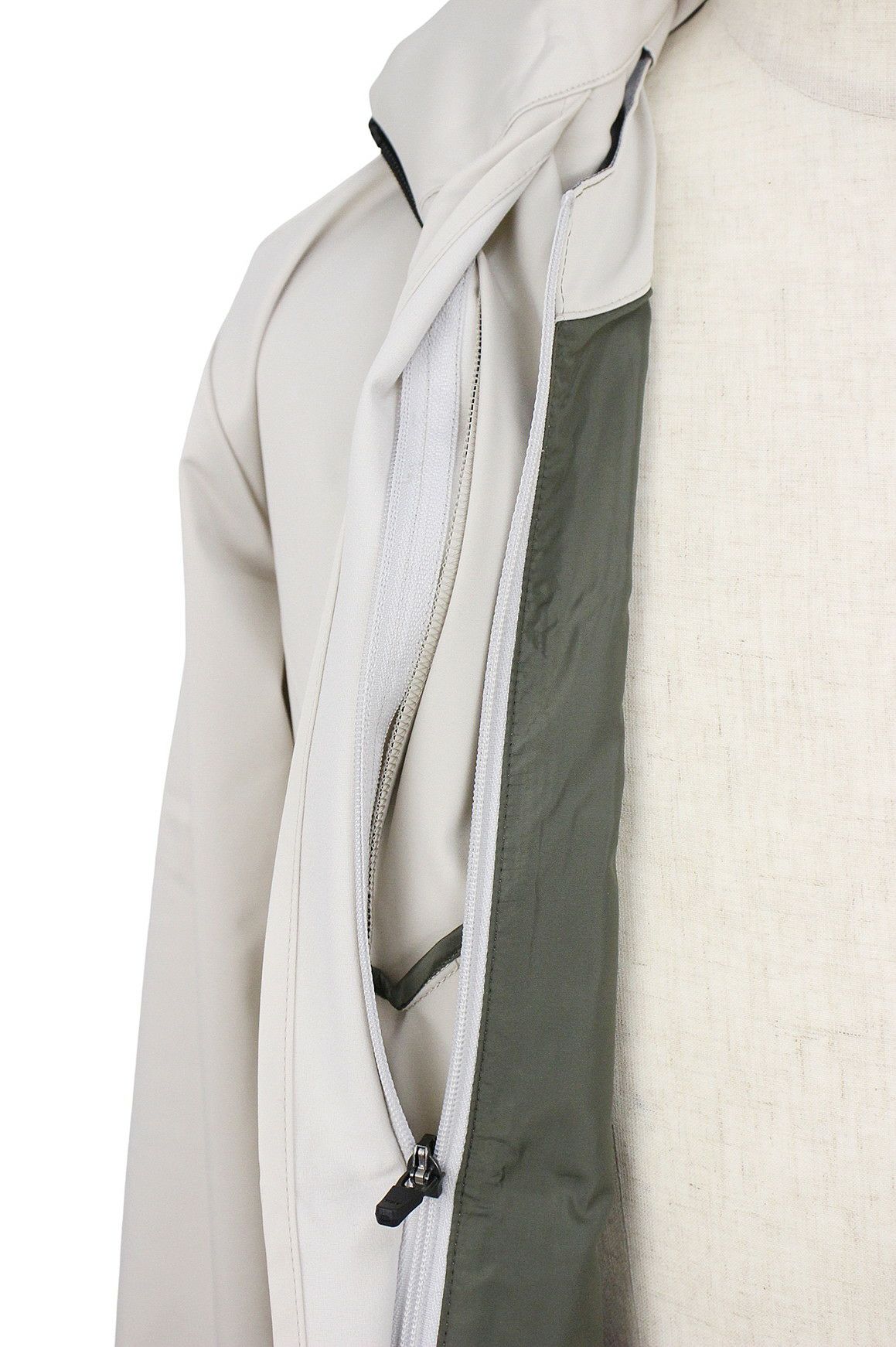 ランバンスポールのブルゾン