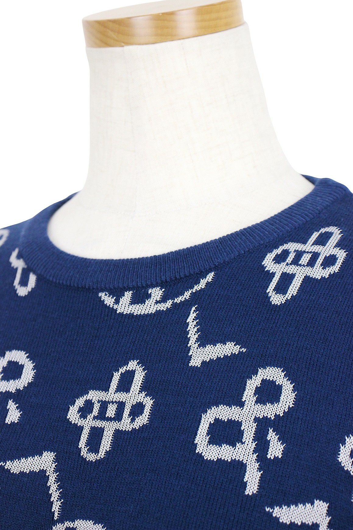 アンパスィのセーター