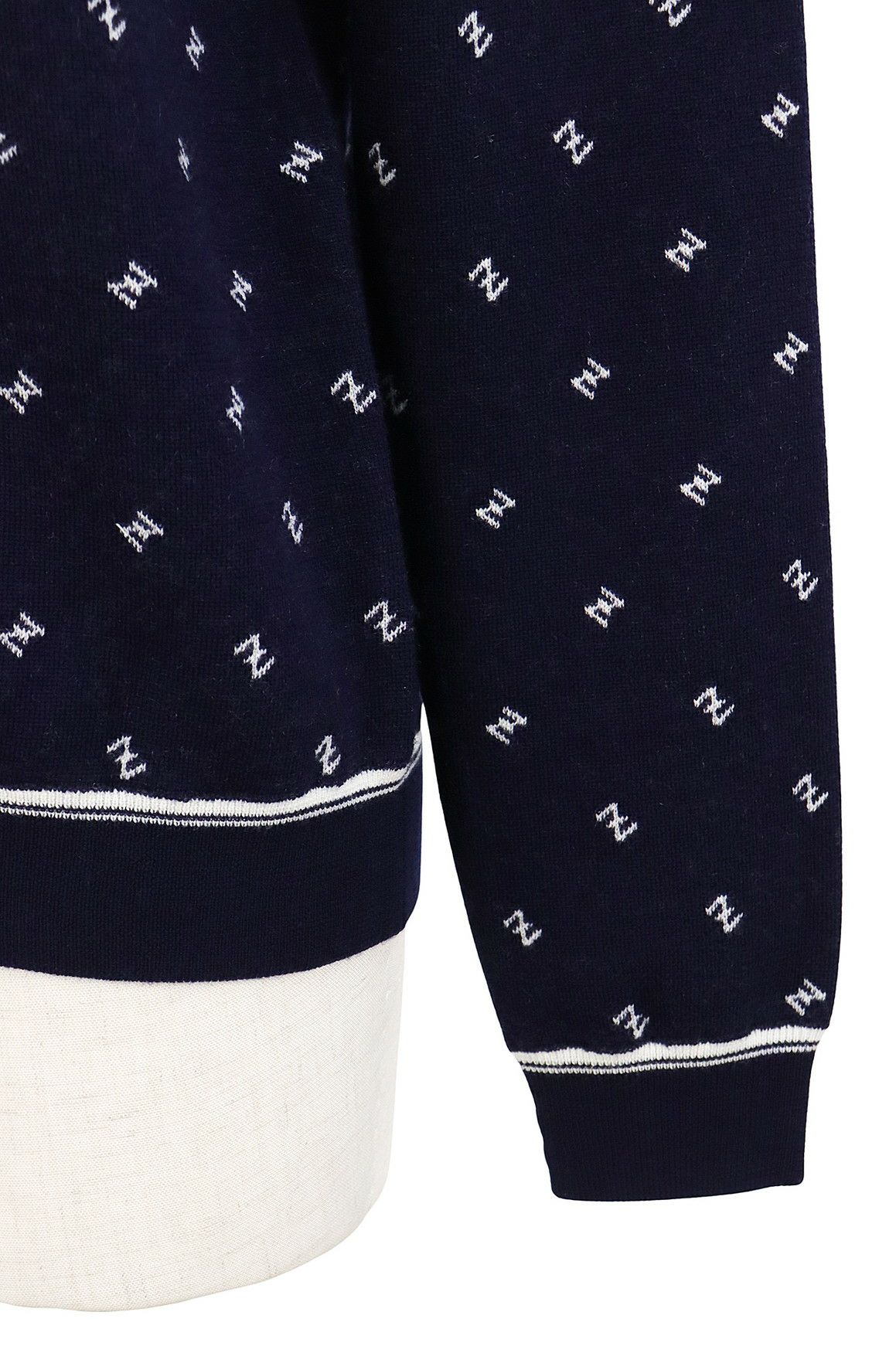 ゾーイのカーディガン