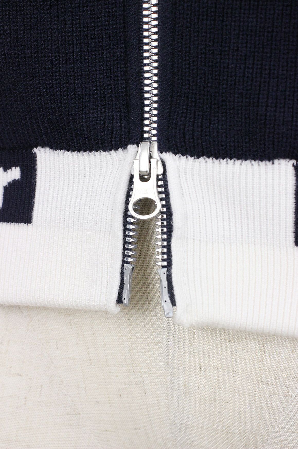 アンパスィのブルゾン