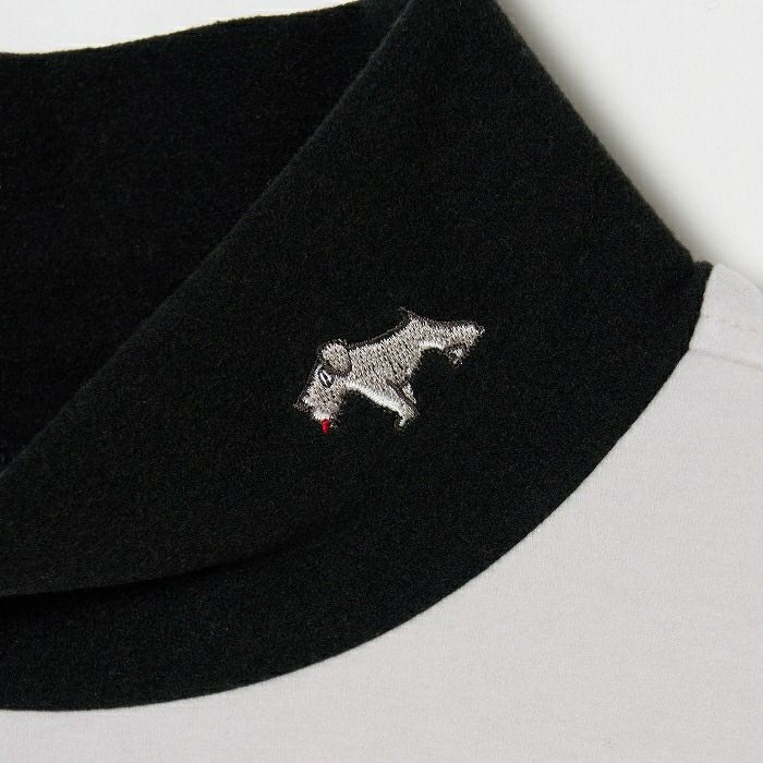 ヒールクリークのハイネックシャツ