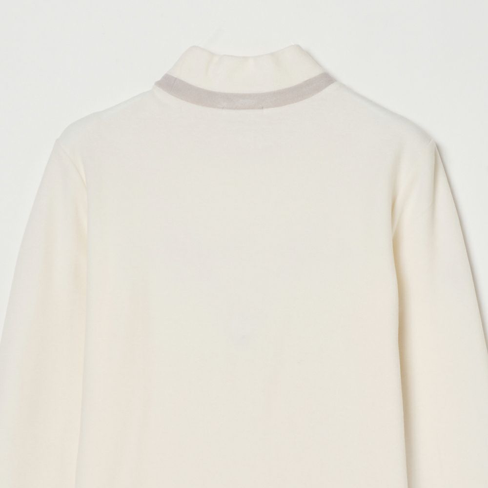 ヒールクリークのハイネックシャツ