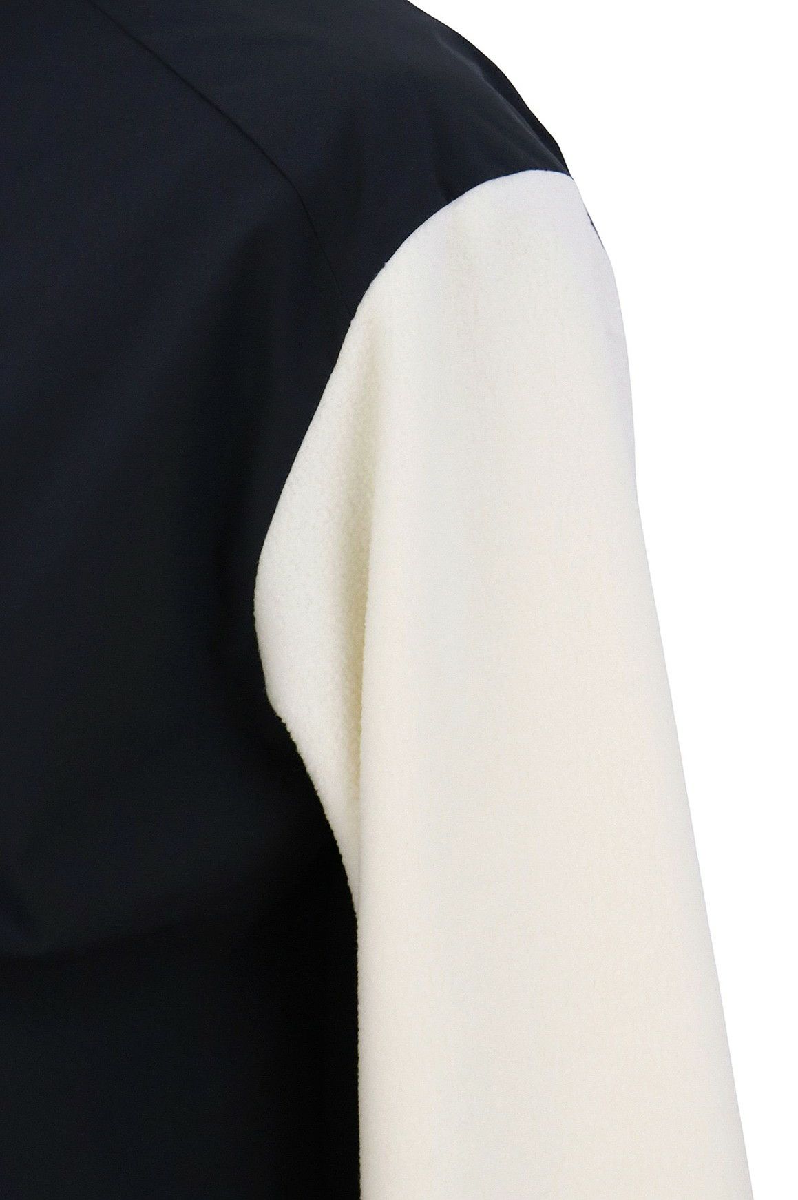 シーピージーゴルフのブルゾン