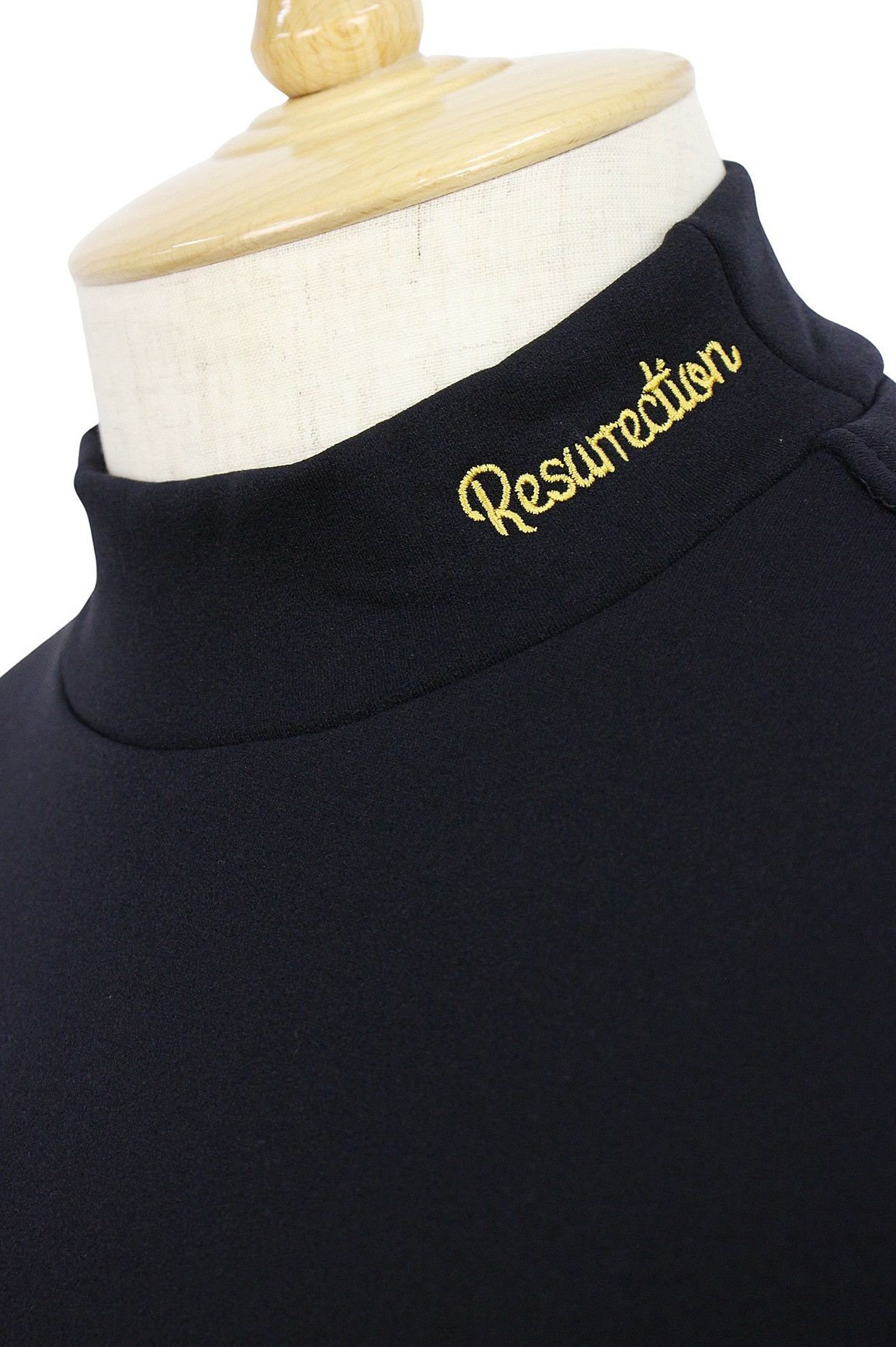 レザレクションのハイネックシャツ