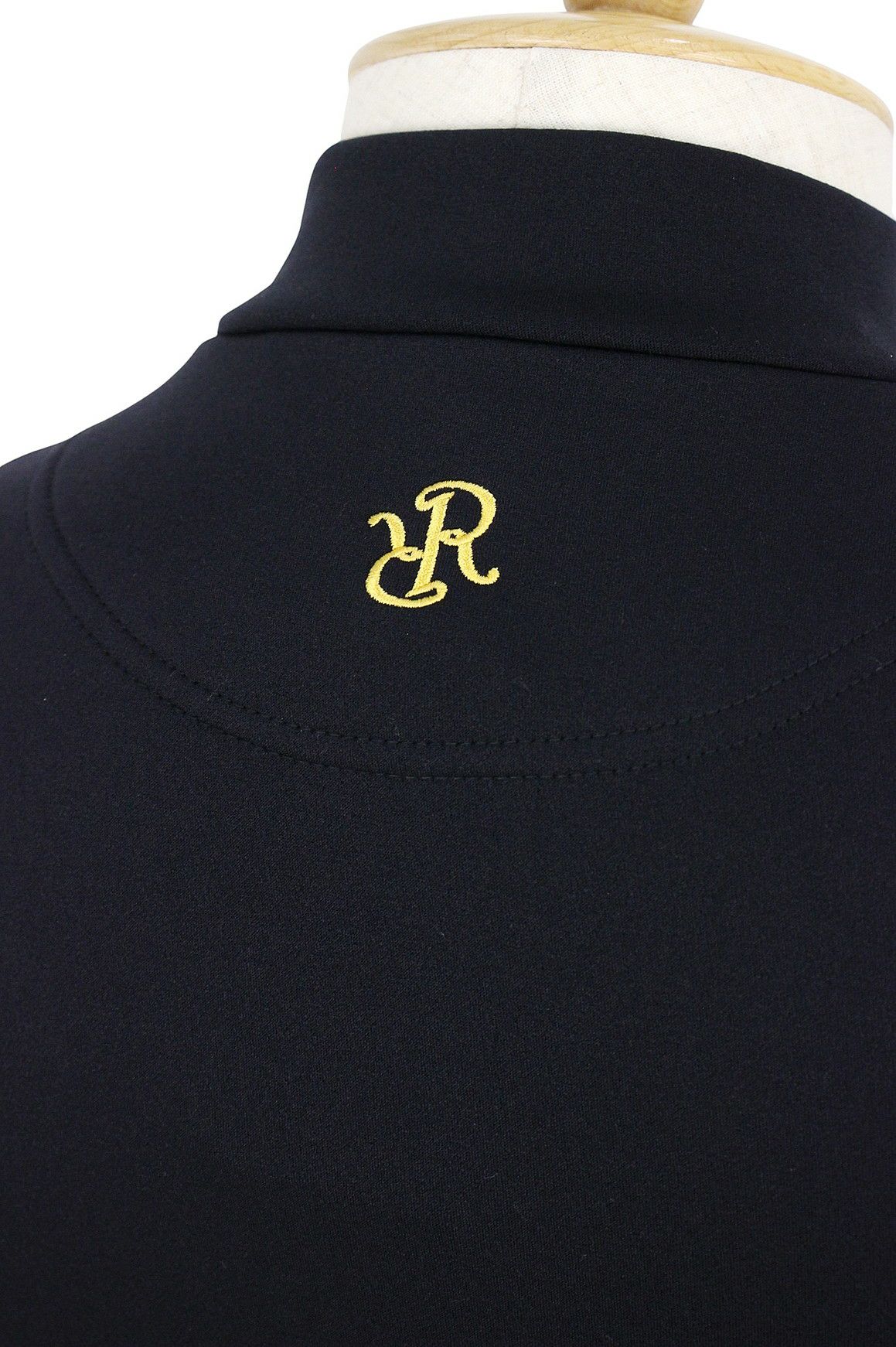 レザレクションのハイネックシャツ