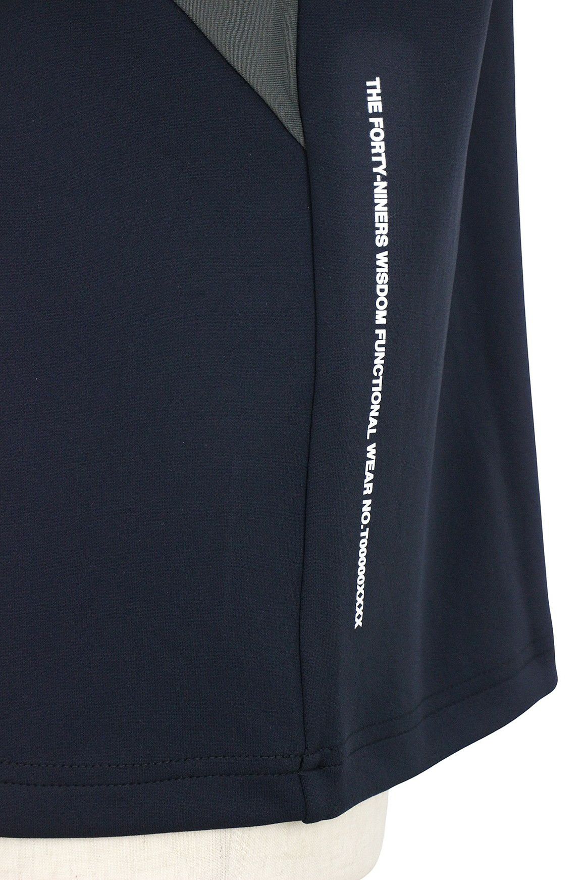 TFW49のハイネックシャツ