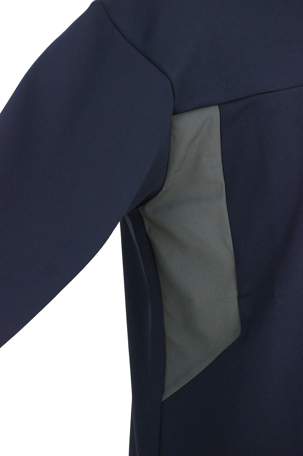 TFW49のハイネックシャツ