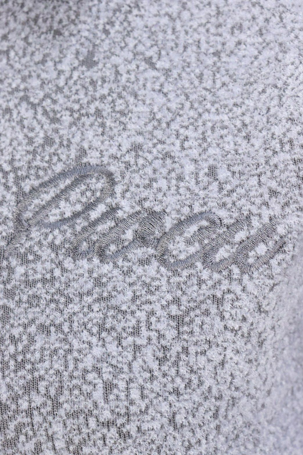 ピーダブリュサーキュラスのセーター