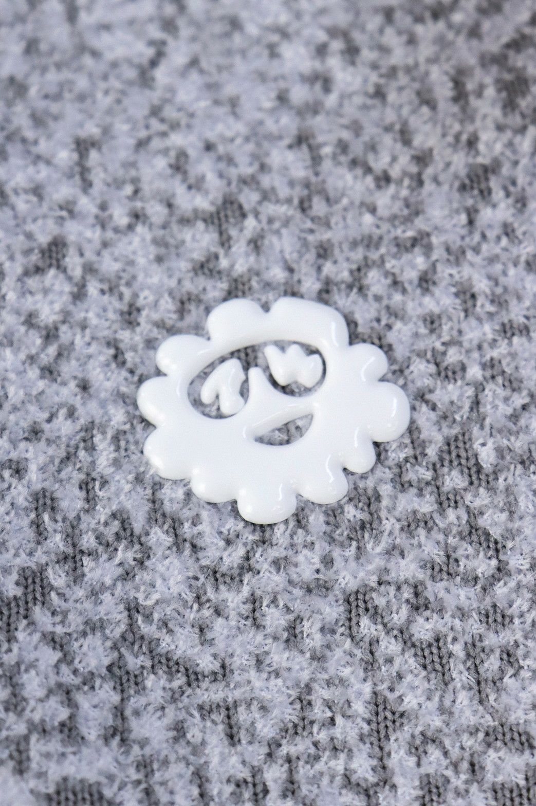 ピーダブリュサーキュラスのセーター