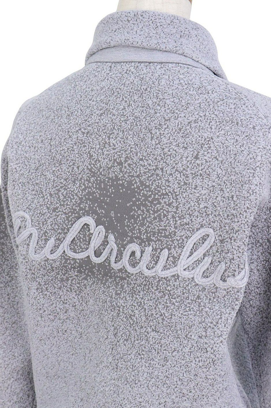 ピーダブリュサーキュラスのセーター