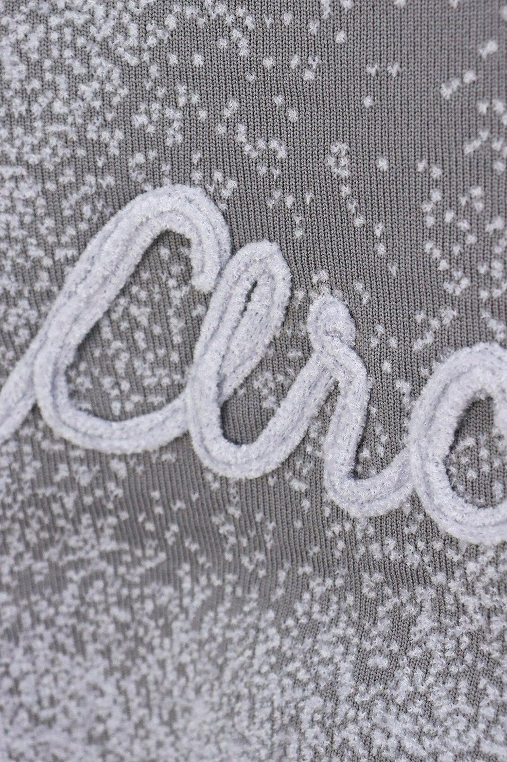 ピーダブリュサーキュラスのセーター