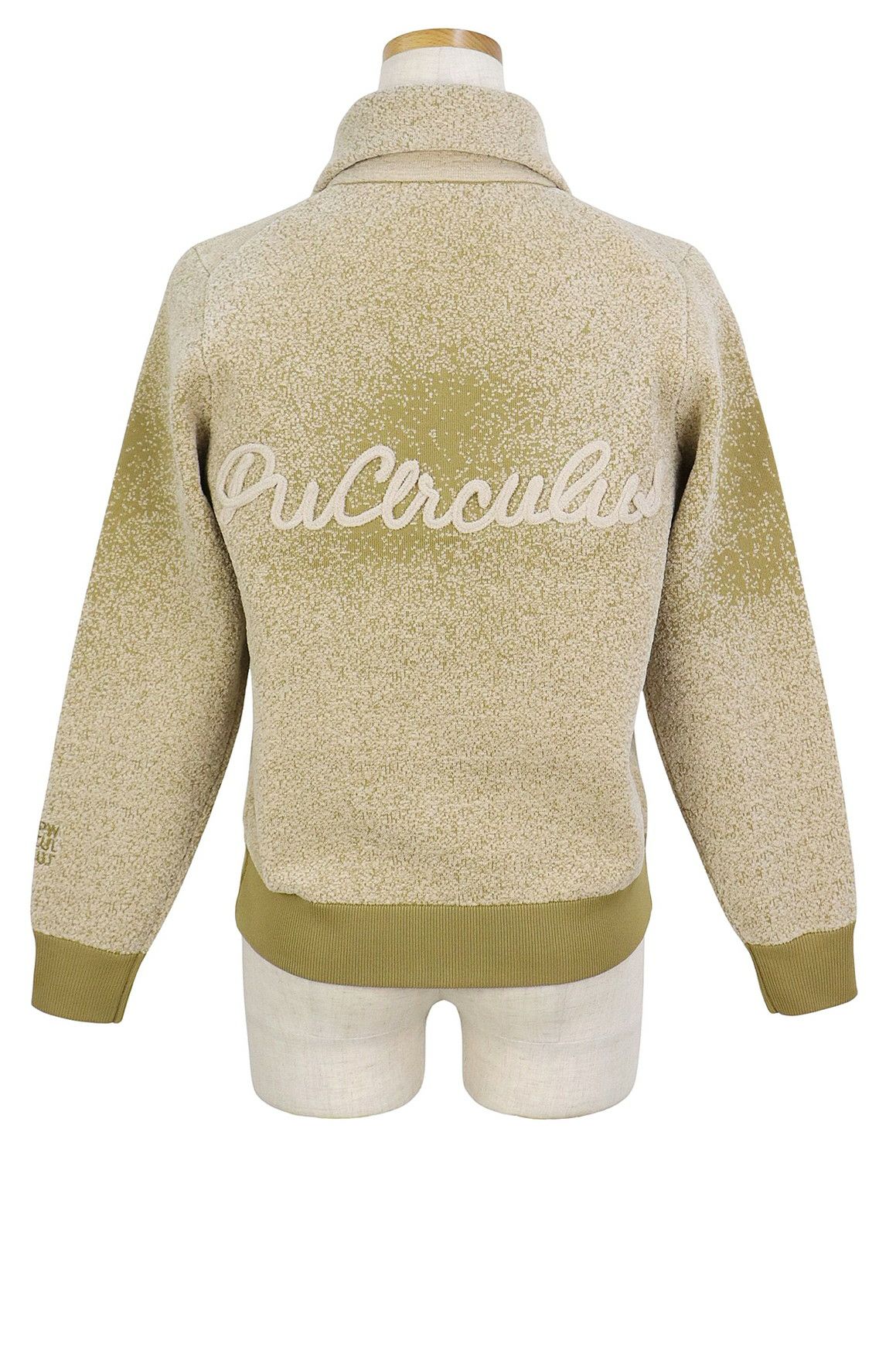 ピーダブリュサーキュラスのセーター