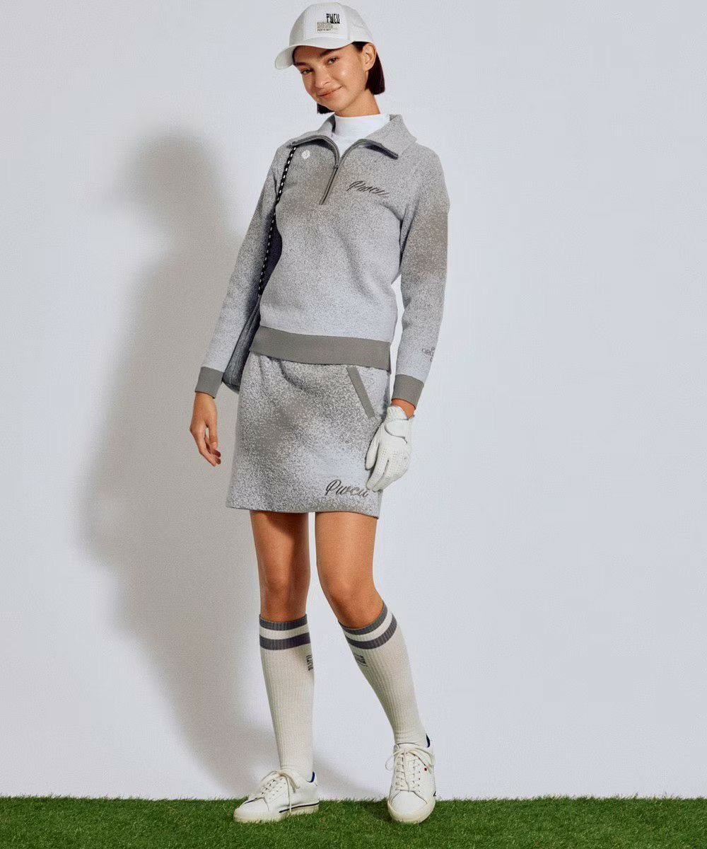 ピーダブリュサーキュラスのセーター