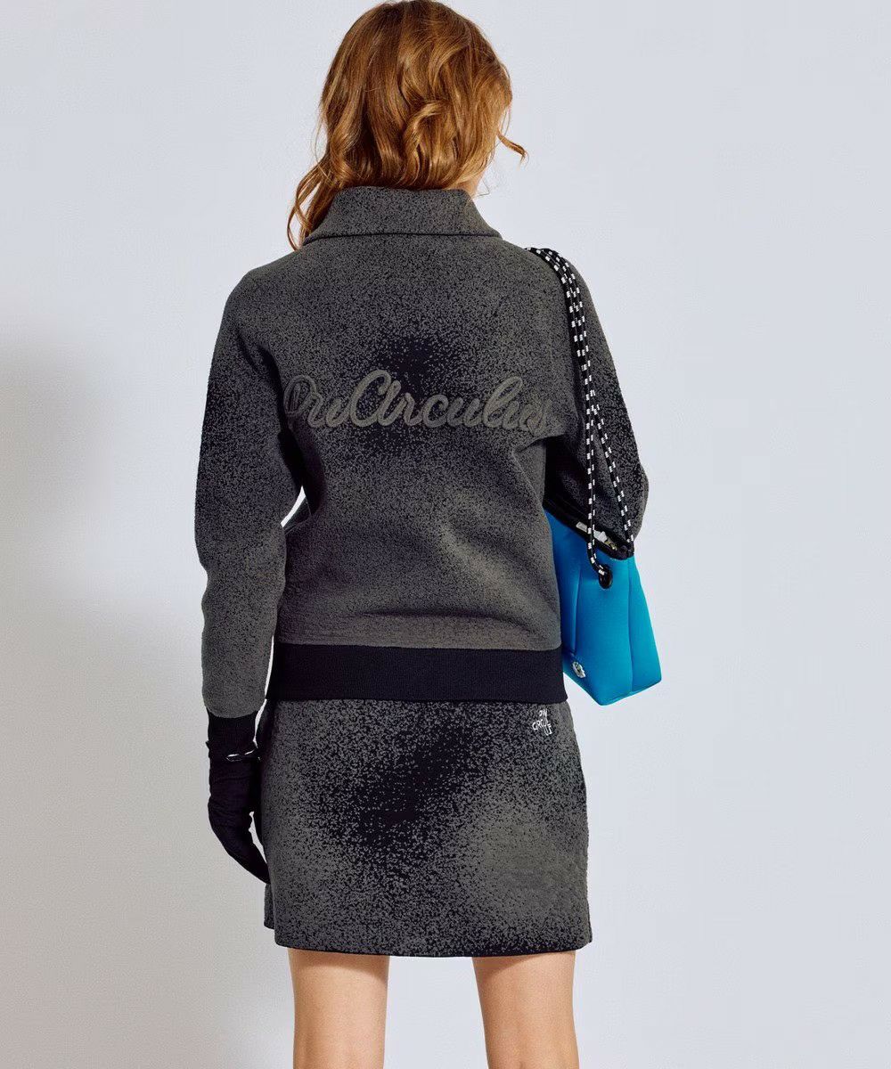 ピーダブリュサーキュラスのセーター