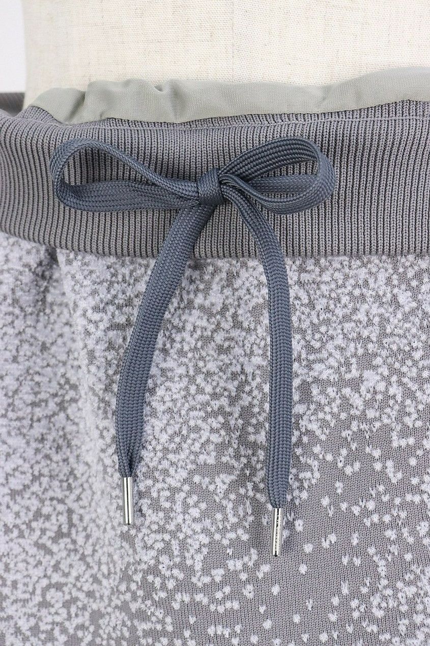 ピーダブリュサーキュラスのスカート