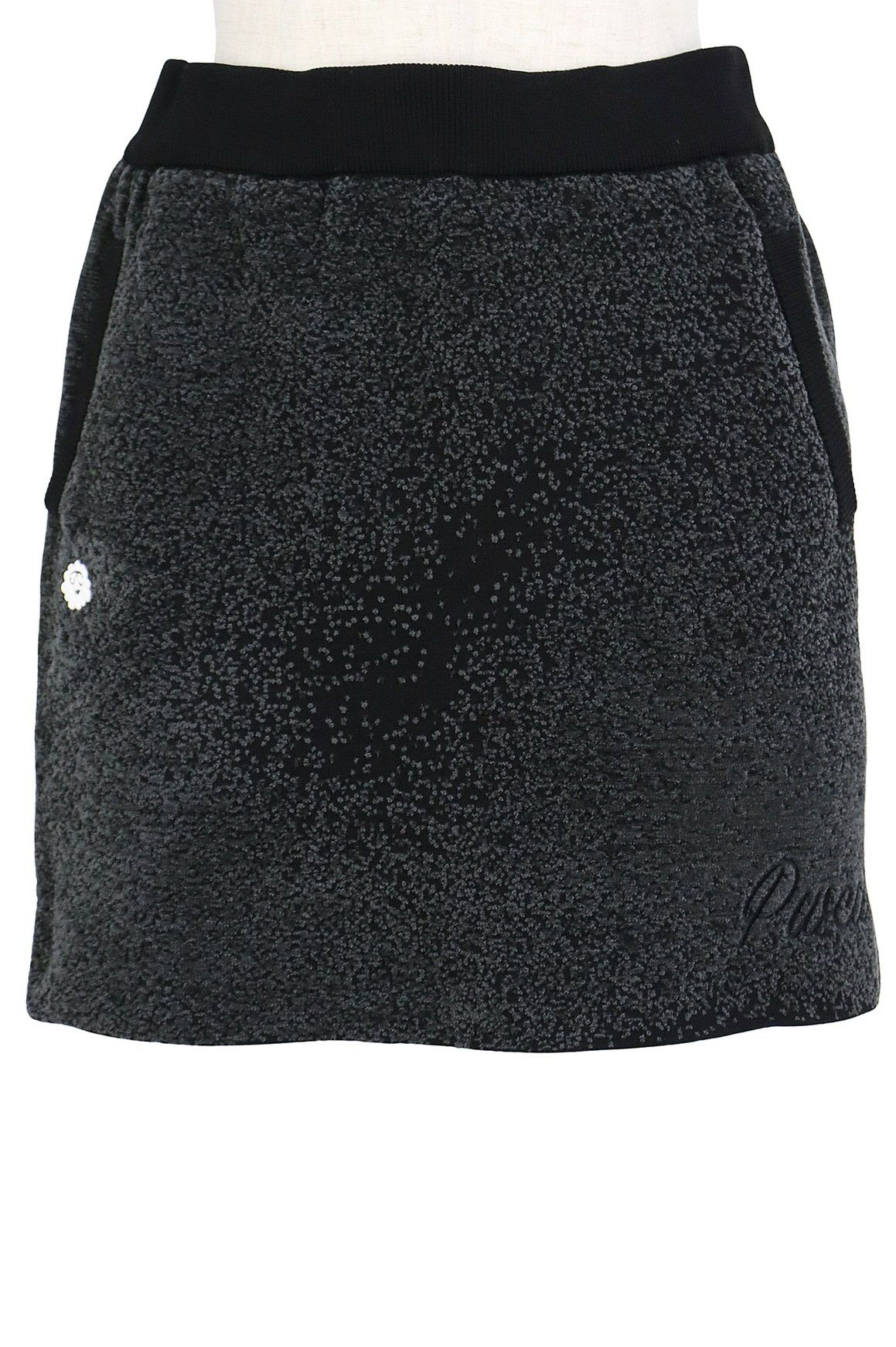 ピーダブリュサーキュラスのスカート