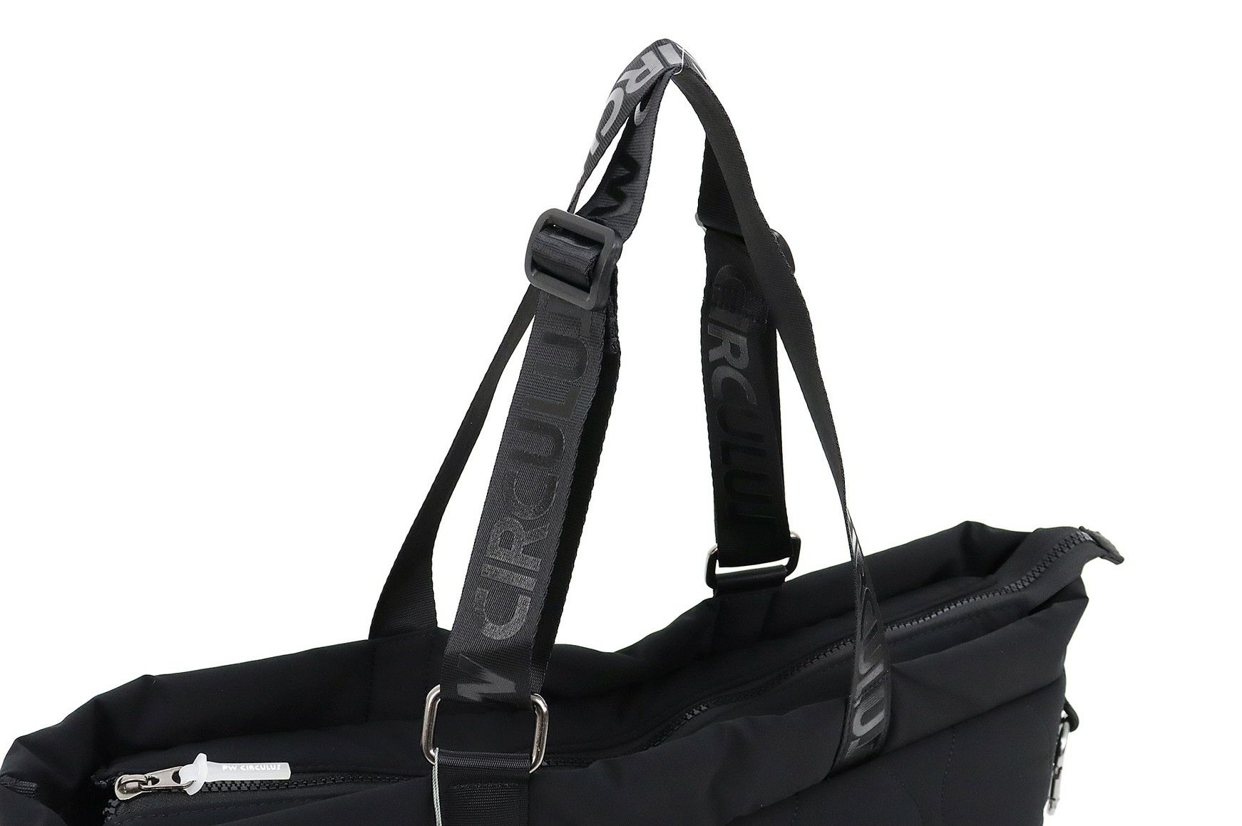 ピーダブリュサーキュラスのトートバッグ