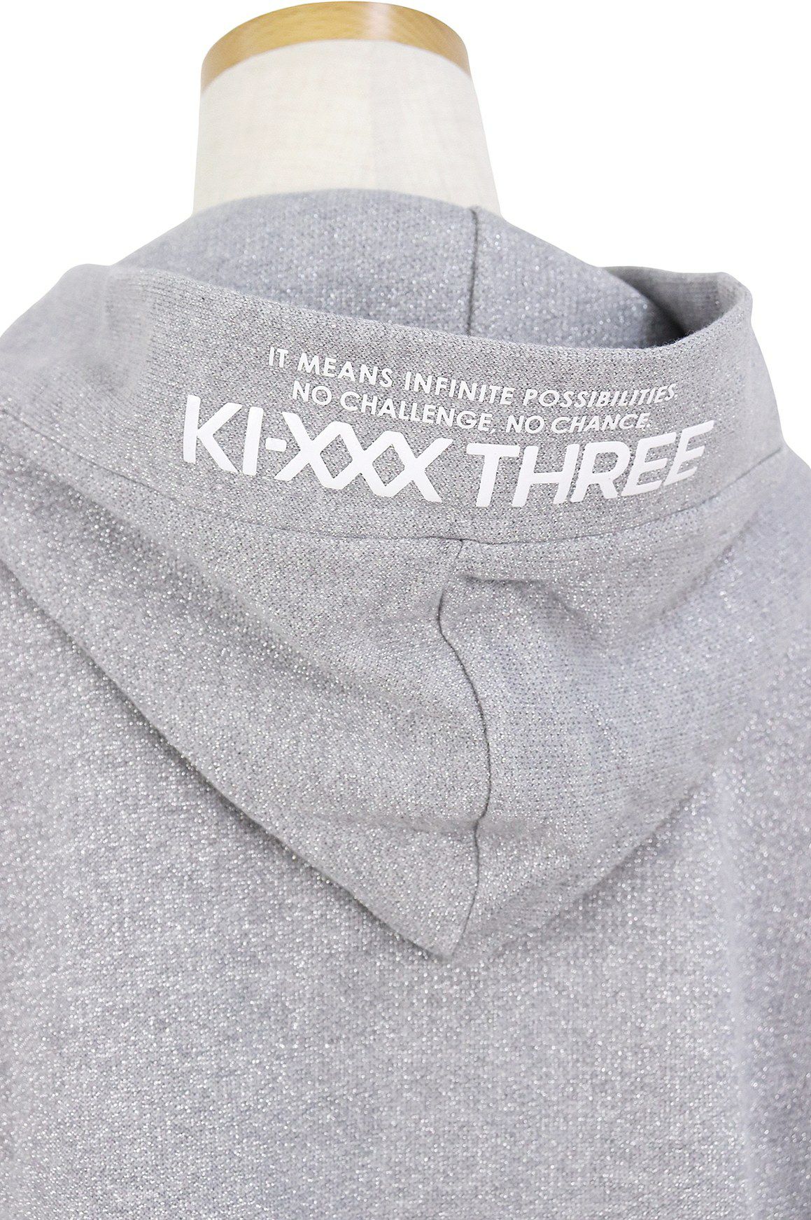 キックスリーのパーカー