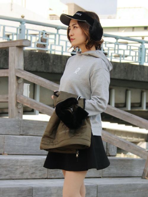 新品未使用品　KI-X THREE　レディースモックネックTシャツ　Sサイズ 楽天市場】KI-XXX THREE キックスリー ロゴプリント モックネック