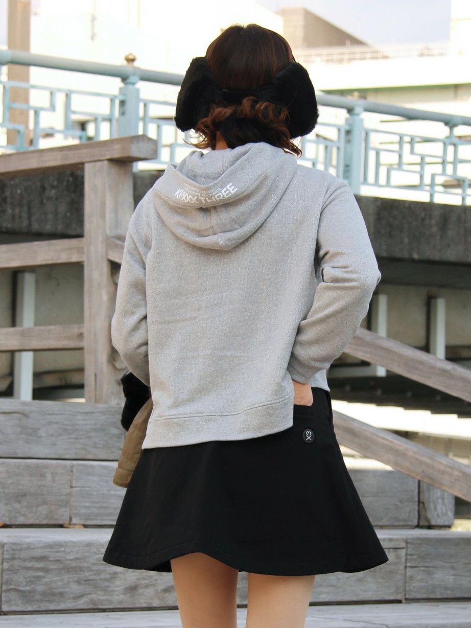 キックスリーのパーカー